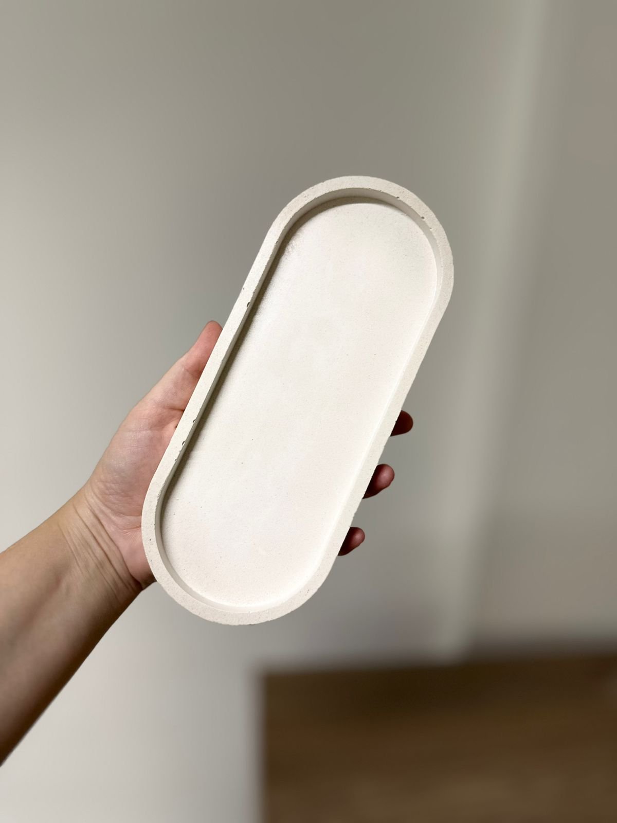 Bandeja artesanal em cimento — Faabi Home Decor